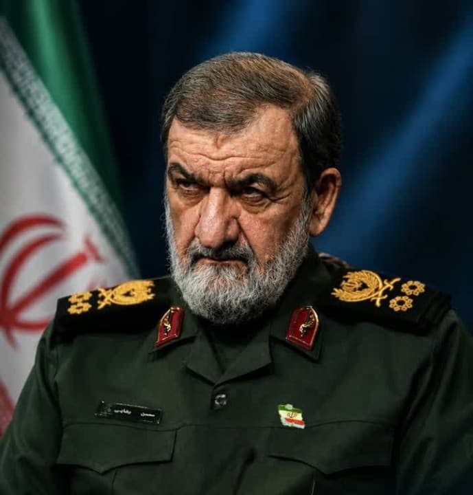 دبیر شورای عالی امنیت ملی: ترامپ به قاچاق در آب‌های عمان روی آورده است!